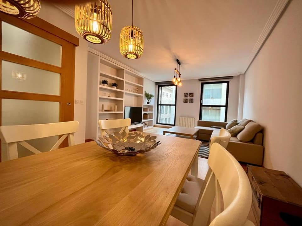 AtuaireHome Cordón 2 piso en centro histórico parking incluido Apartment in Burgos