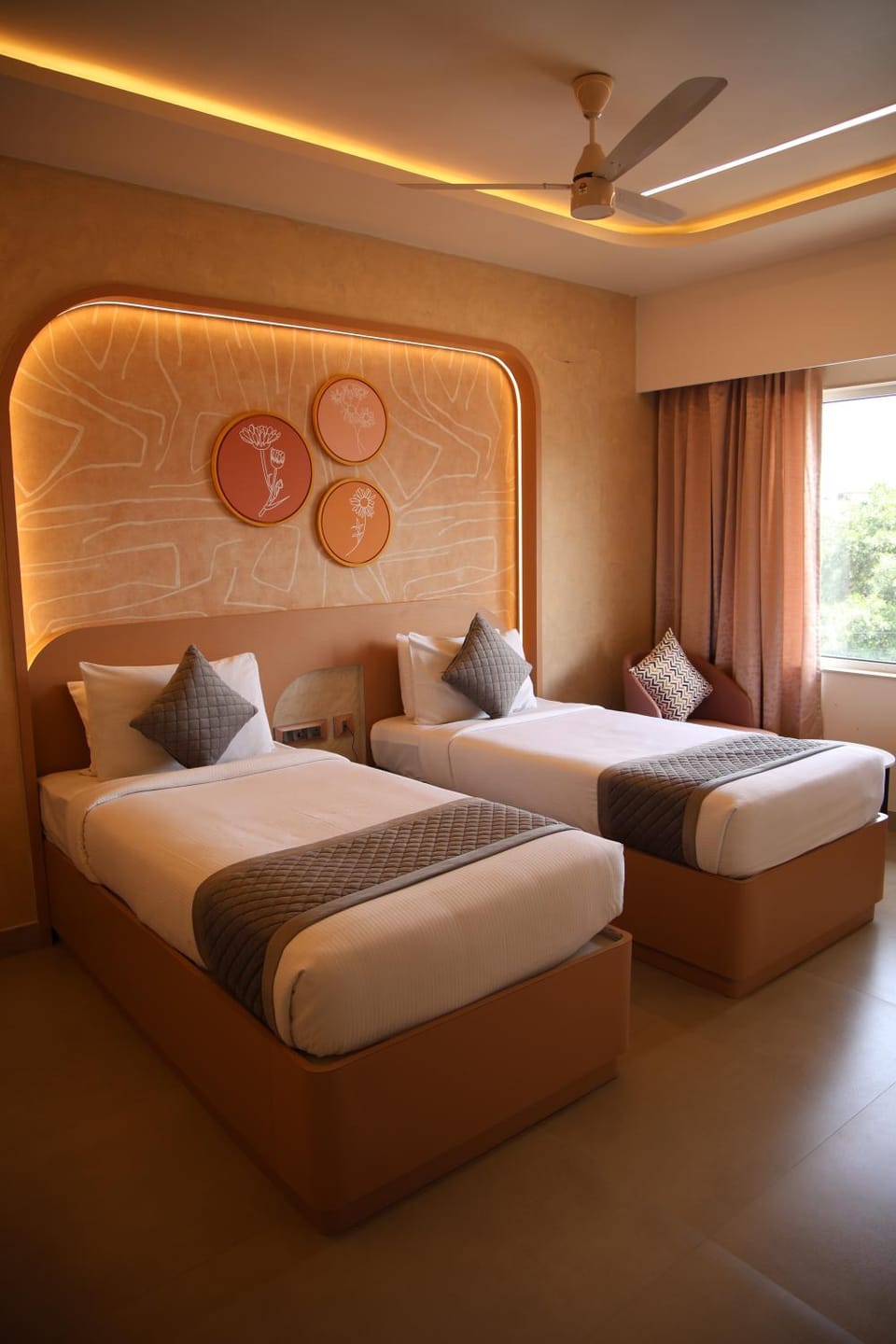 Photo of the whole room, Bedroom