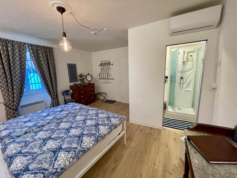 Shower, Bathroom, Photo of the whole room