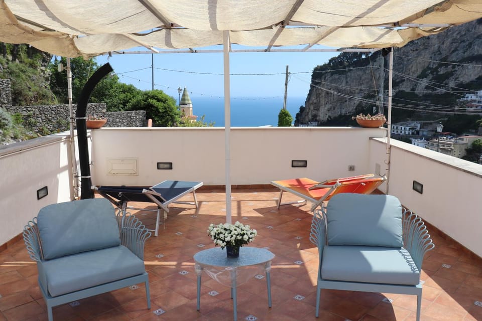 Natural landscape, Balcony/Terrace, Sea view