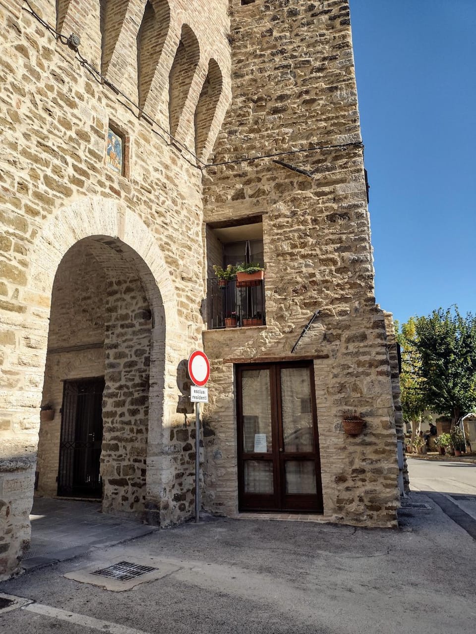 Facade/entrance