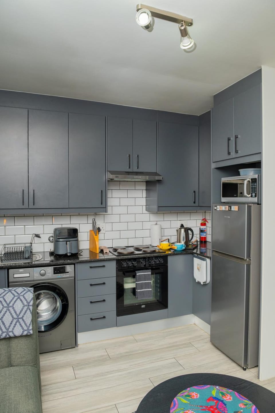 Coffee/tea facilities, Kitchen or kitchenette, Dining area, dishwasher, oven, stove, toaster