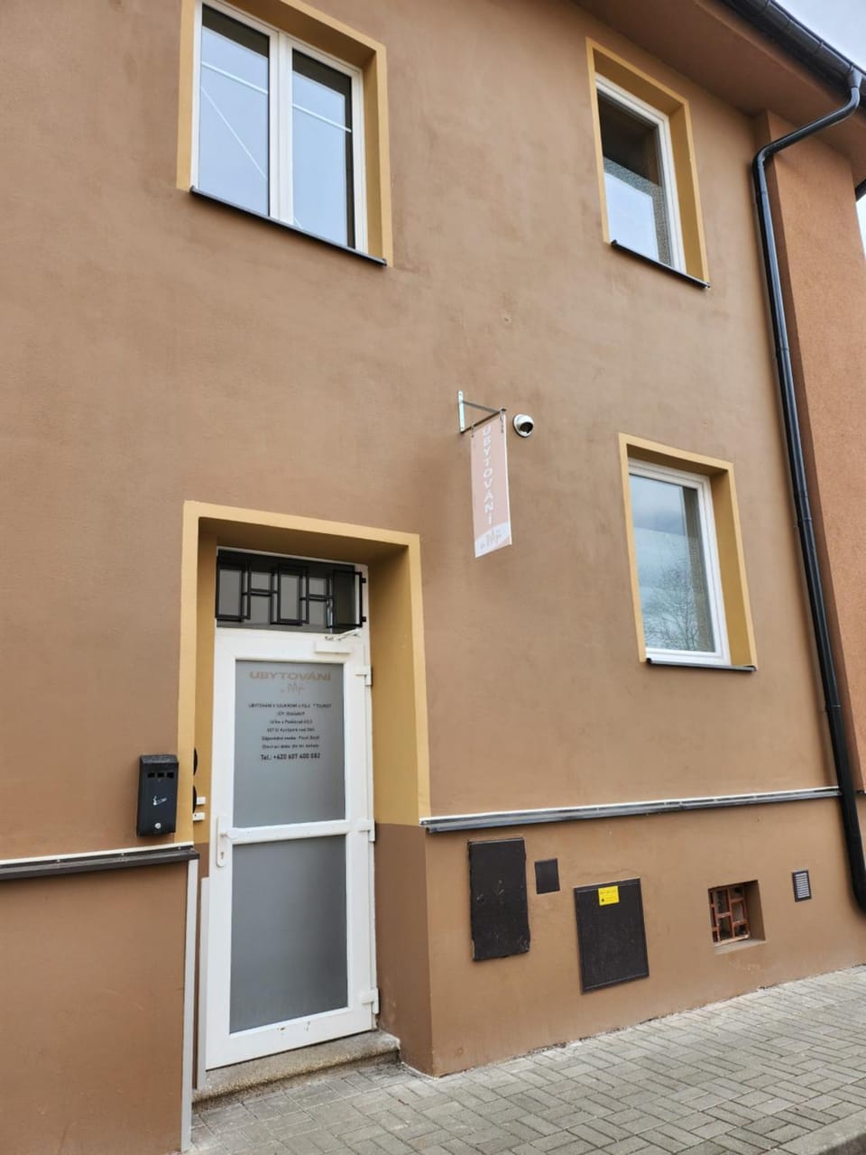 Facade/entrance