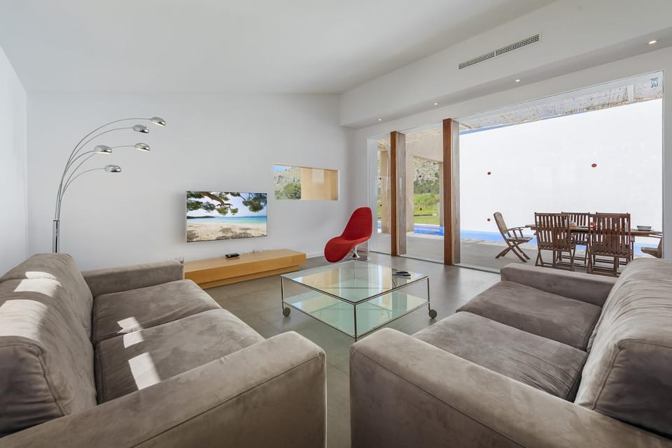 Communal lounge/ TV room, Living room