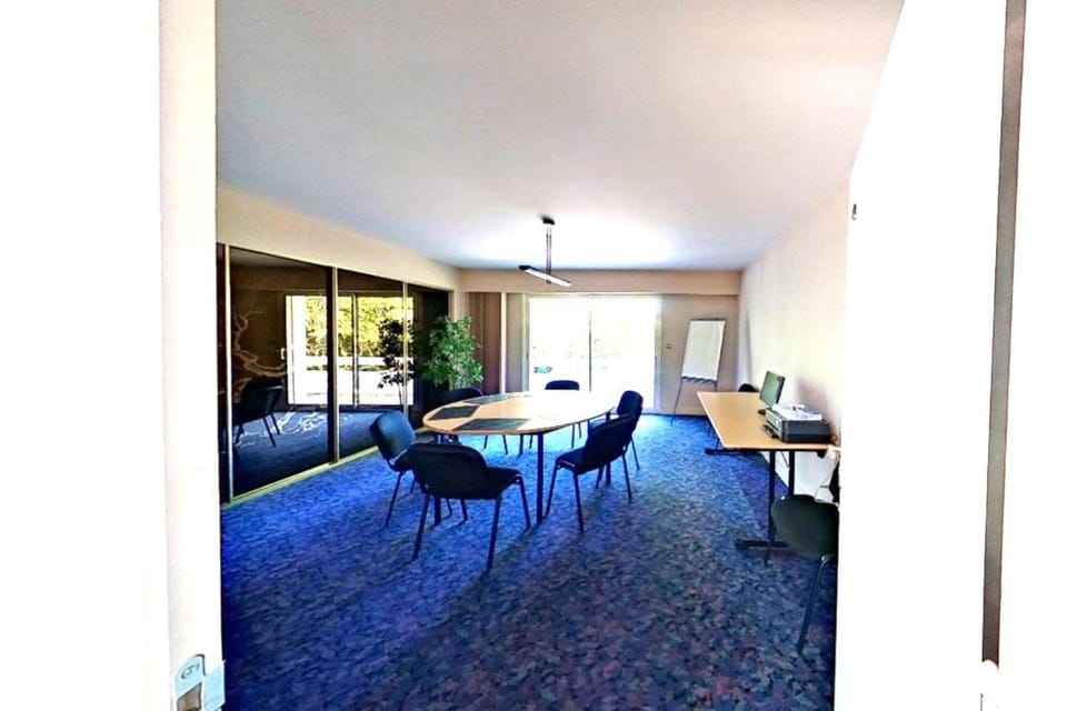 Meeting/conference room