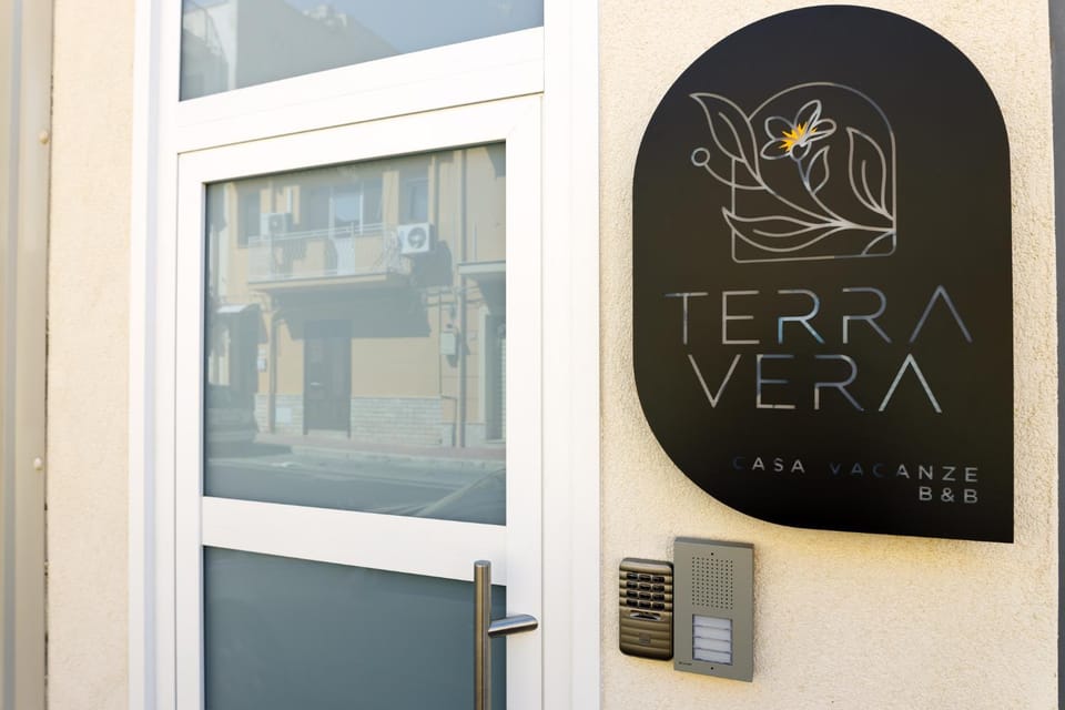 Facade/entrance, Property logo or sign