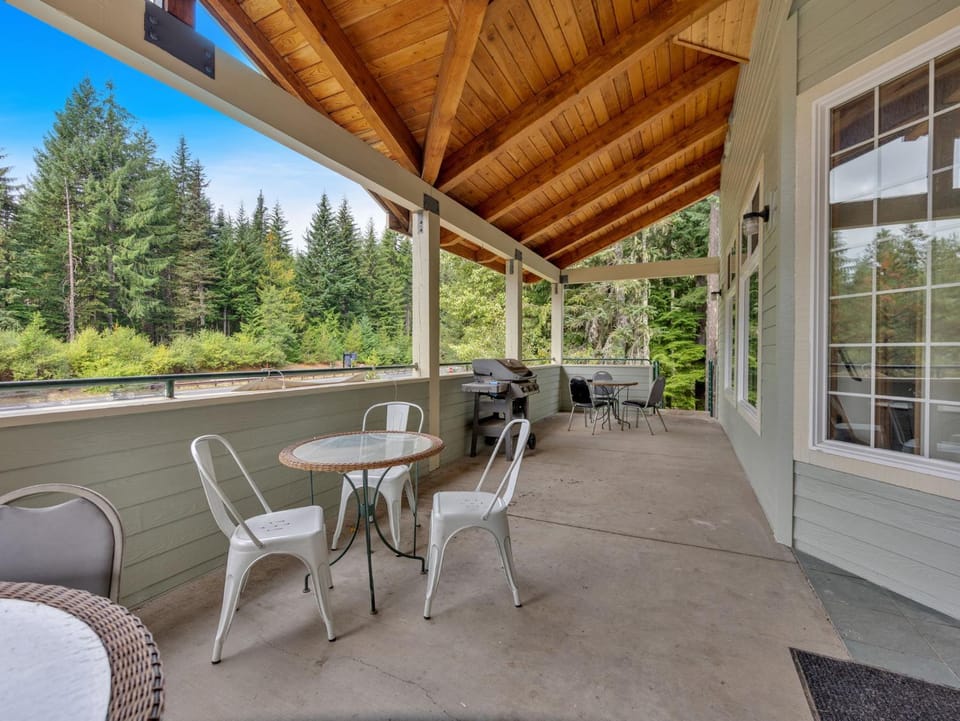 The Chinook Lodge at Government Camp - Meredith Lodging House in Clackamas County
