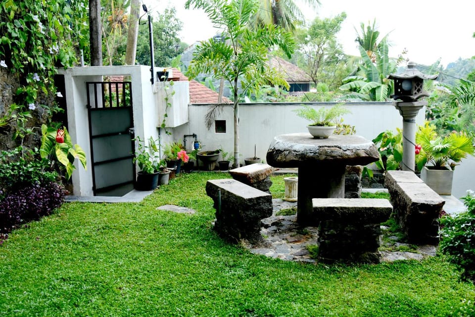 Day, Garden, Dining area, Garden view
