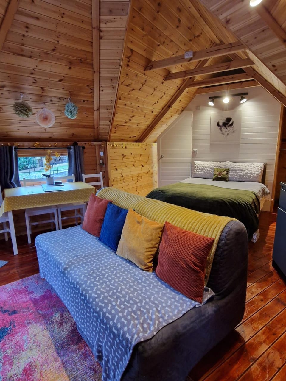 The Hive - Unique log cabin with wood burning stove Cabin in Amroth