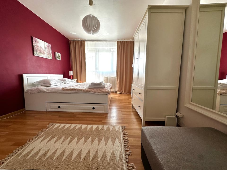Le Petit Paris- Central , Dorobanți with a view Apartment in Bucharest