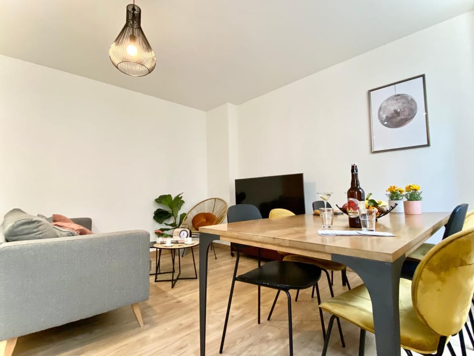 Living room, Dining area