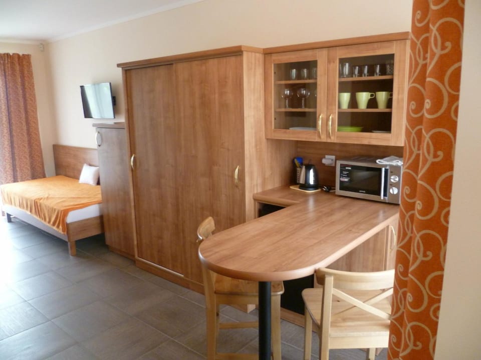 Coffee/tea facilities, Kitchen or kitchenette