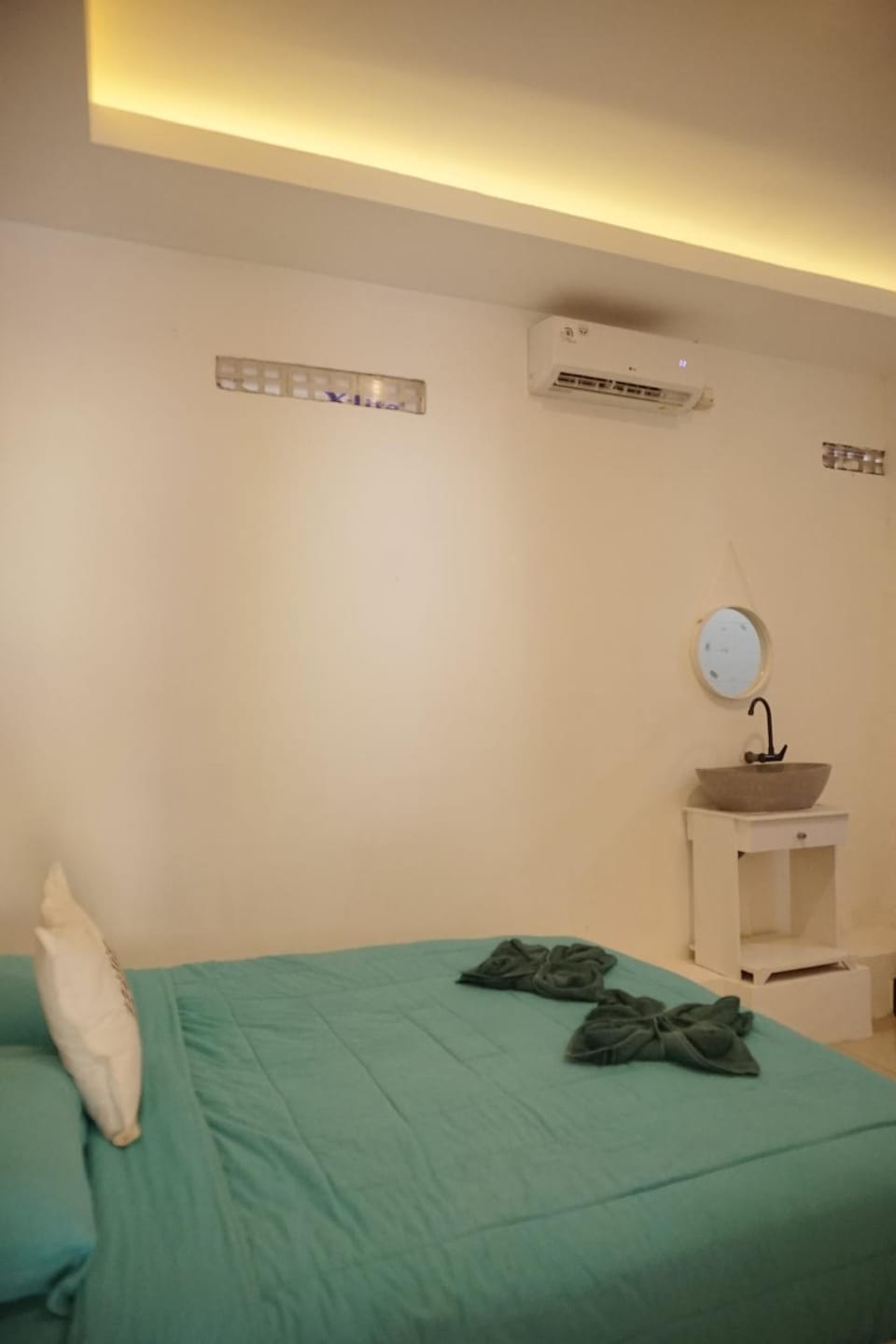 Bed, Photo of the whole room