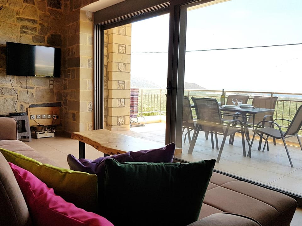 TV and multimedia, Living room, Seating area, Sea view