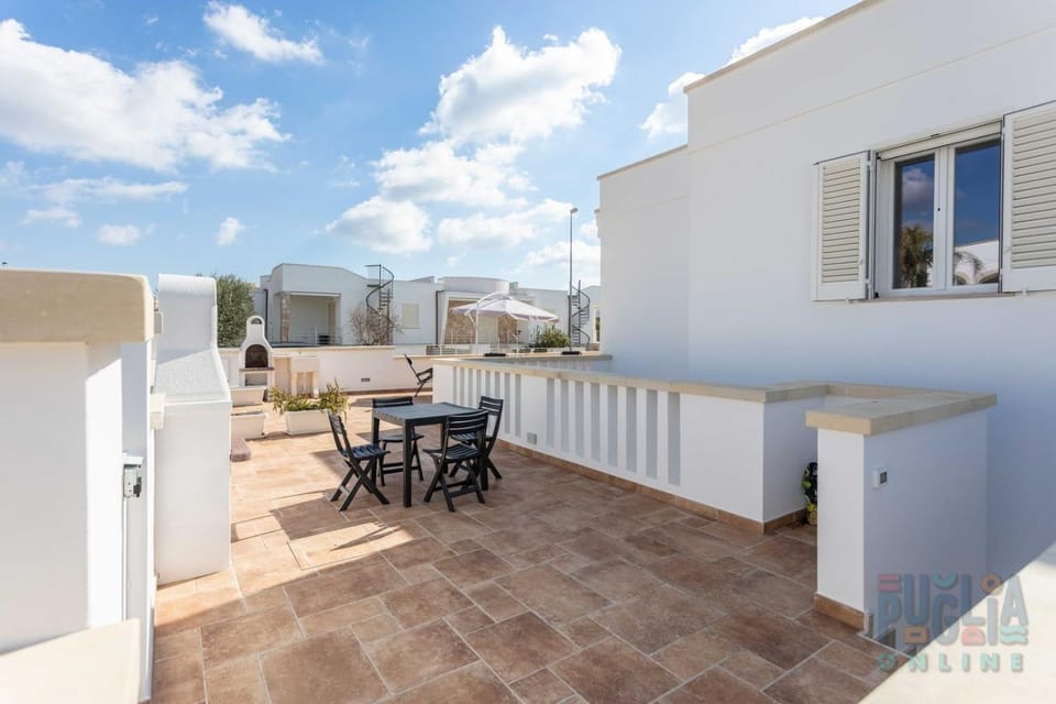 Property building, Patio, Day, View (from property/room), Balcony/Terrace, Dining area