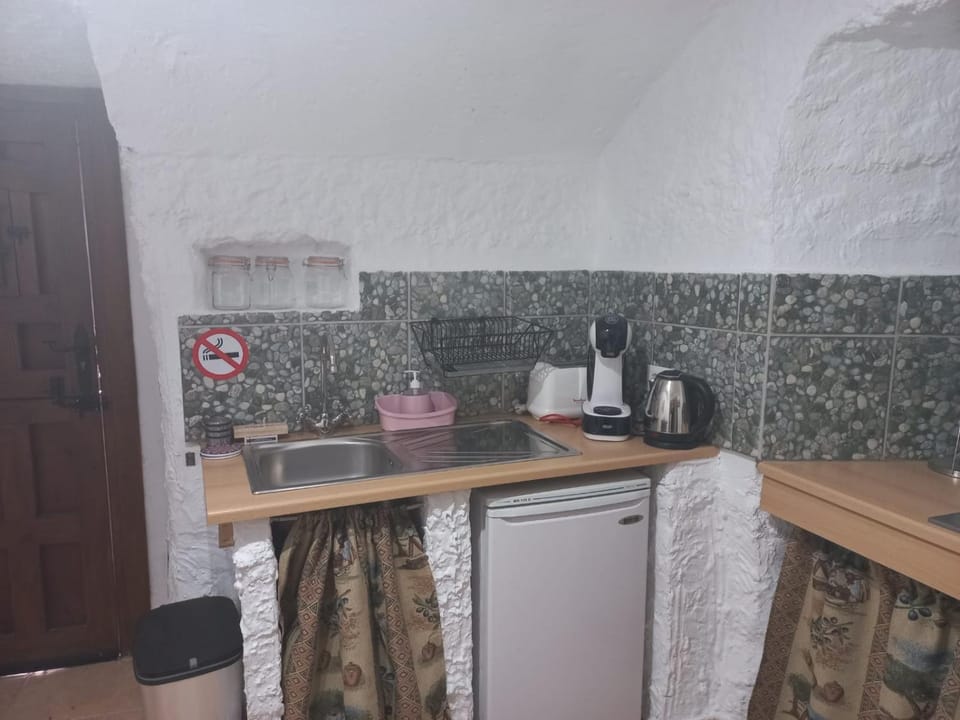 Coffee/tea facilities, Kitchen or kitchenette