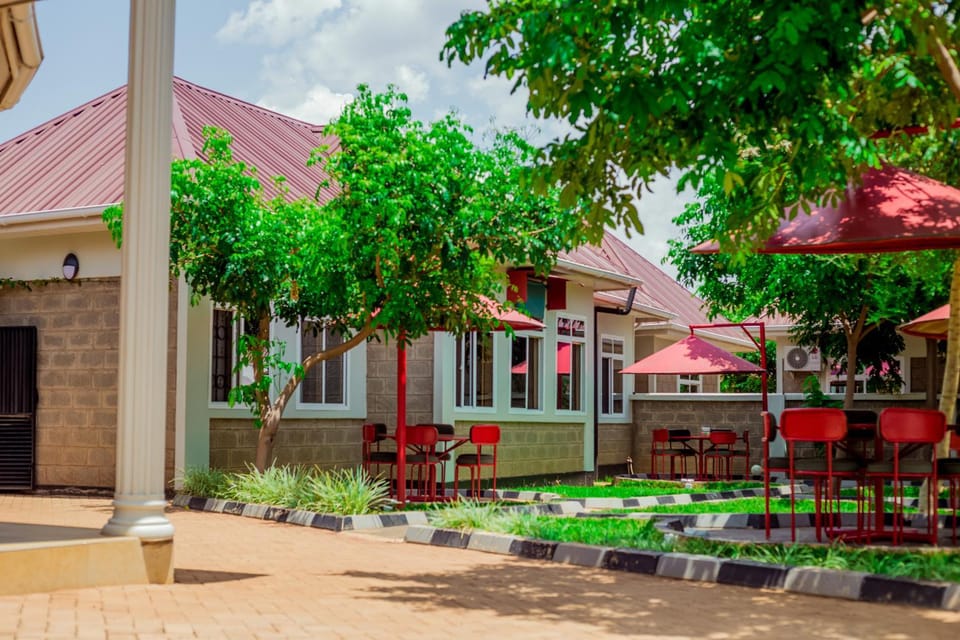 Property building, Restaurant/places to eat