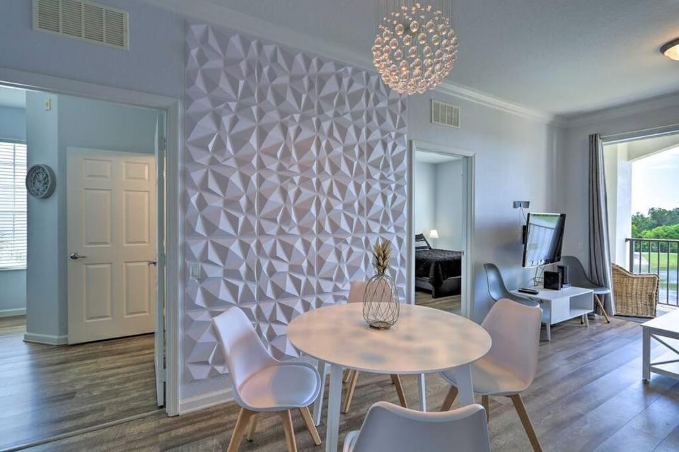 NEW! Luxury Condo, Min to DisneyConvention Center Apartment in Orlando