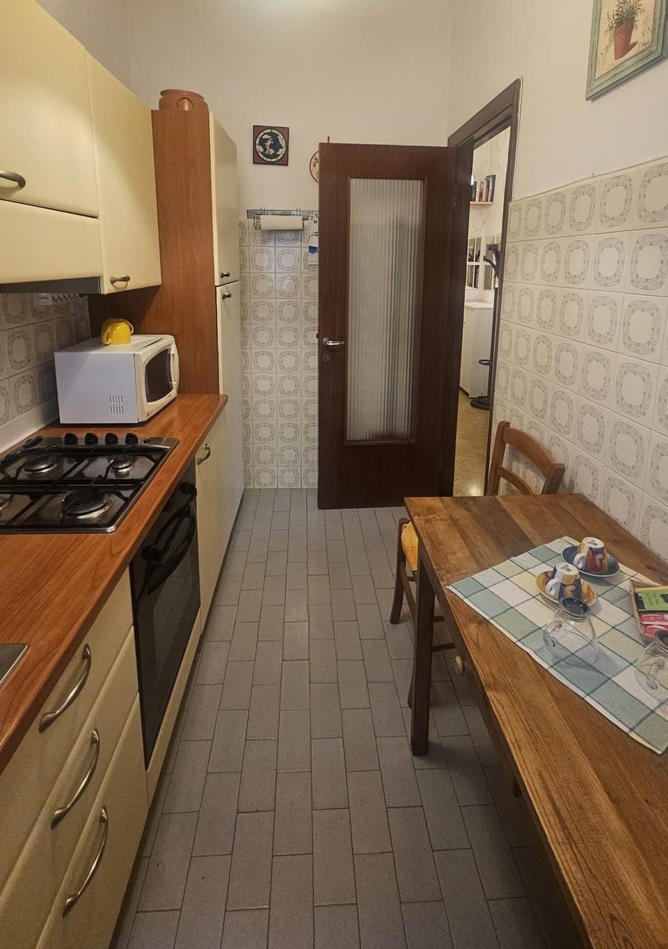 Kitchen or kitchenette