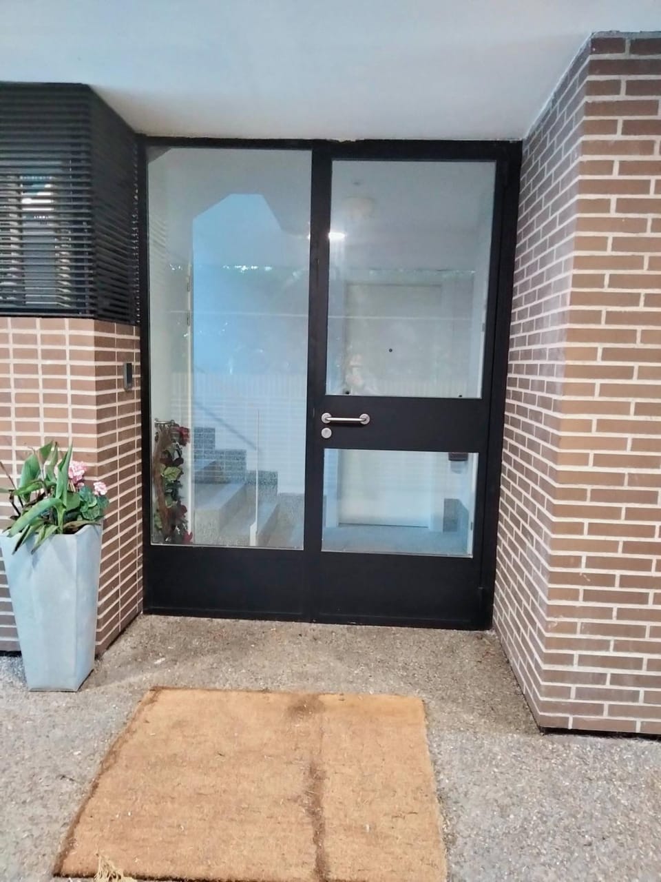Patio, Lobby or reception, Parking, hair dresser, internet, internet, air conditioner, air conditioner