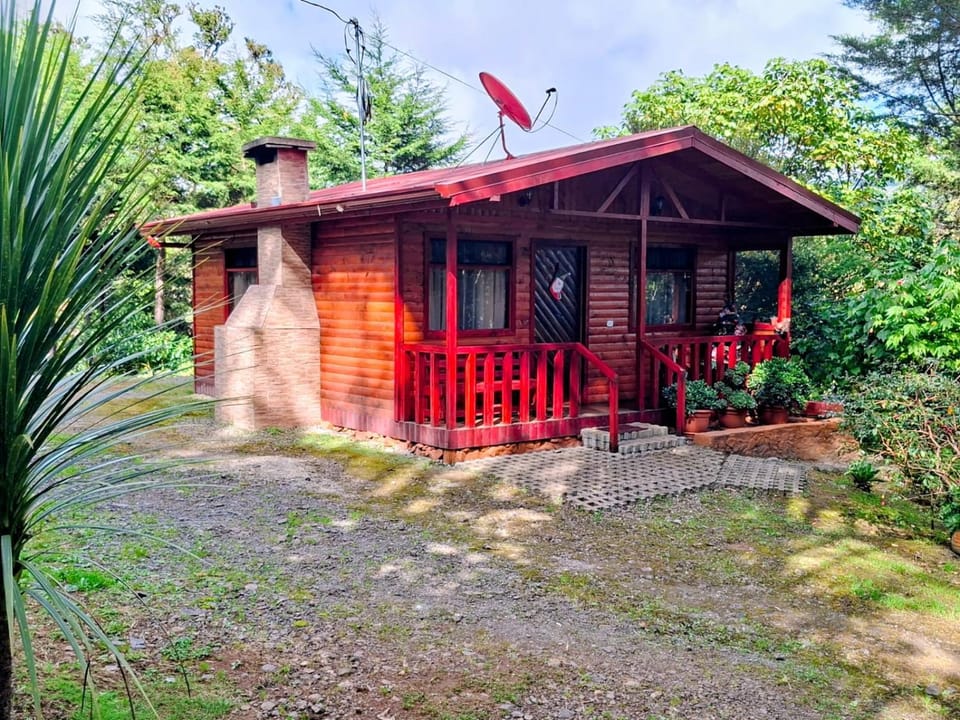 Las Bromelias Lodge House in Cartago Province, Costa Rica