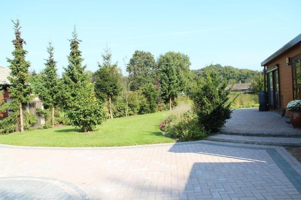 Garden view, Parking