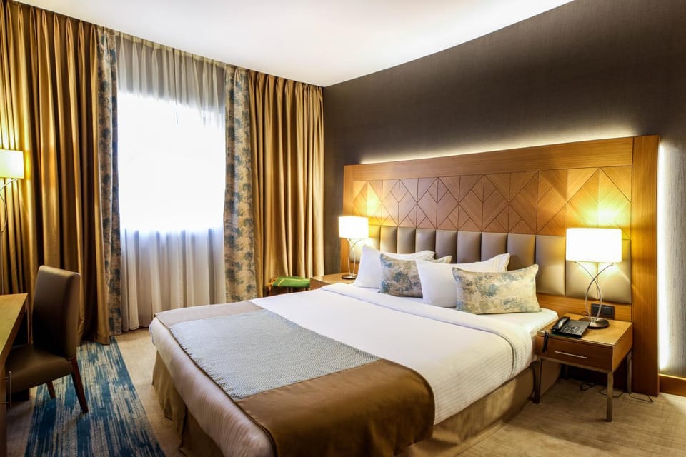 Photo of the whole room, Seating area, Bedroom