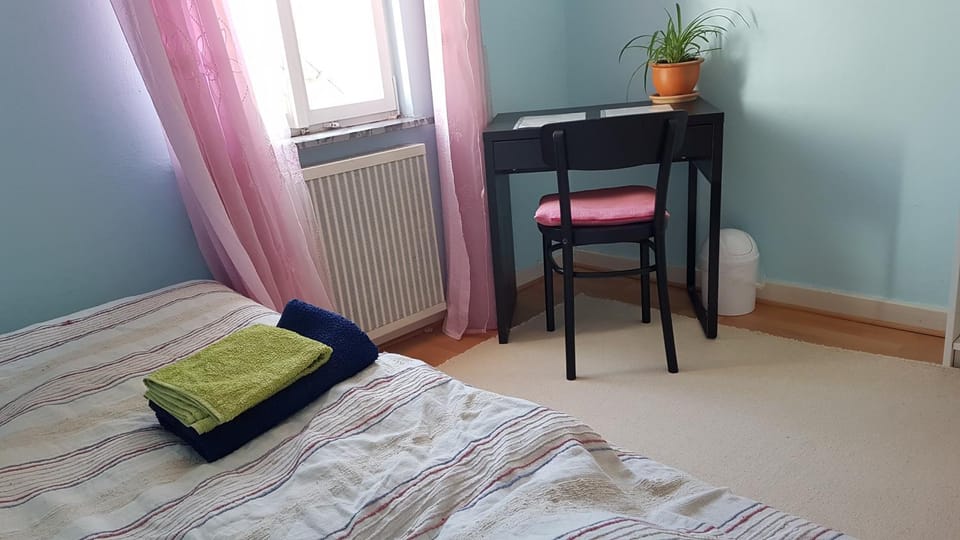 Living room, Photo of the whole room, Bedroom