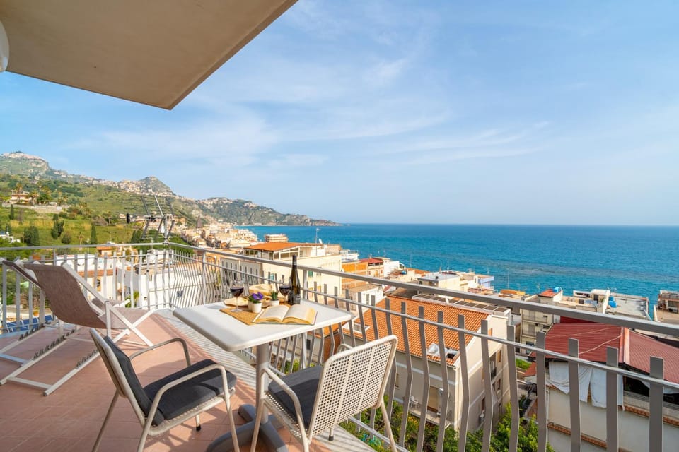 Patio, Day, View (from property/room), Balcony/Terrace, Dining area, Sea view, sunbed