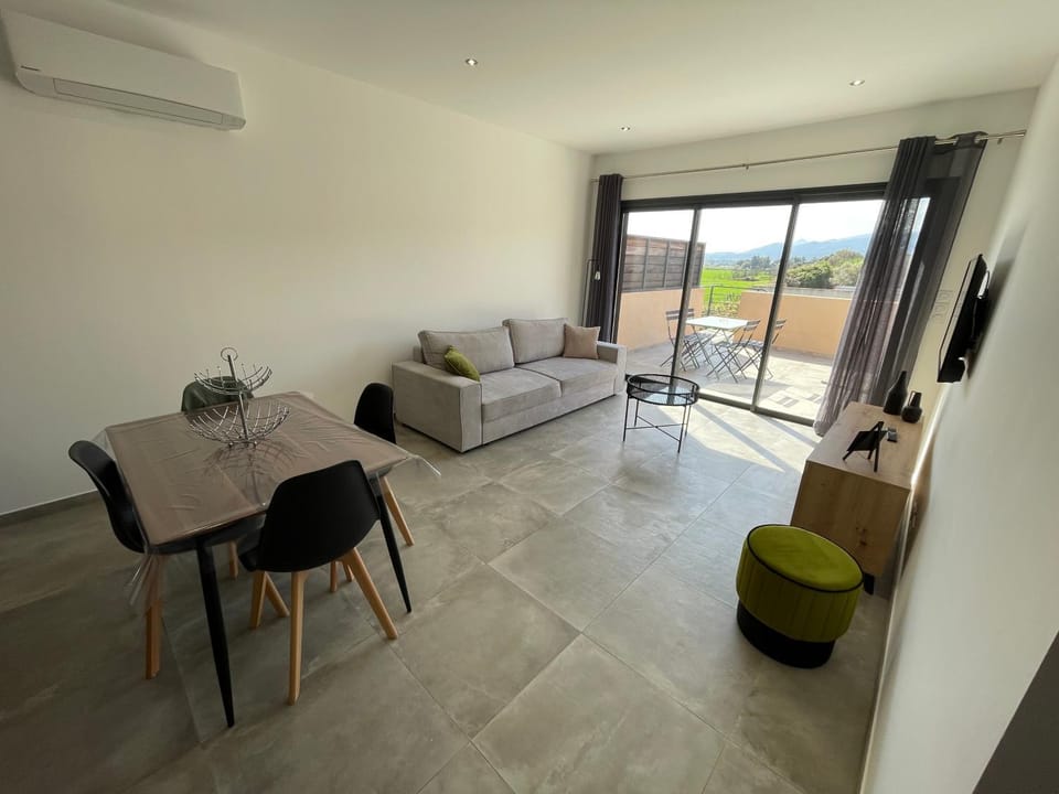 TV and multimedia, Balcony/Terrace, Living room, Seating area, Dining area, young children, internet, air conditioner
