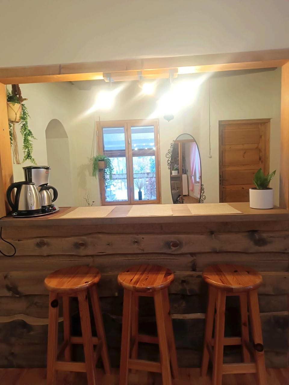 Coffee/tea facilities, Dining area