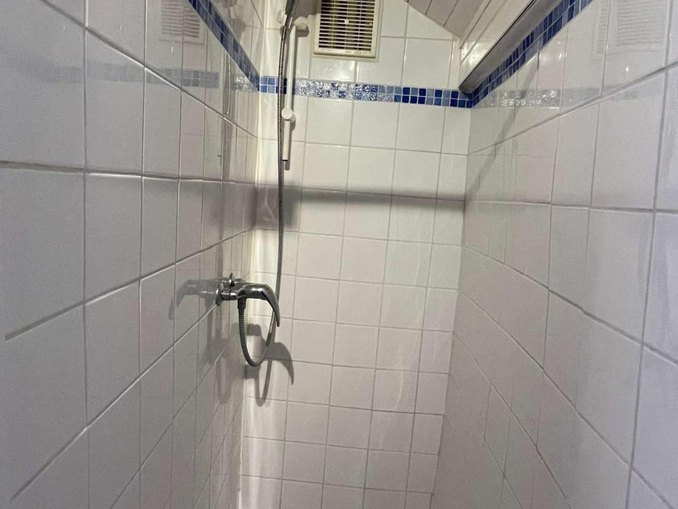 Maison de pêcheur calme à Trégastel avec jardin clos, proches commerces et plage, 3 pers, 3 étoiles - FR-1-542-51 House in Trégastel