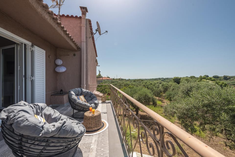 Castle's Nest 1 Apartment in Peloponnese, Western Greece and the Ionian