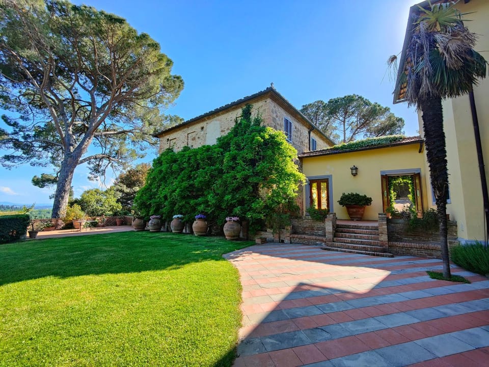 Property building, Day, Garden, Garden