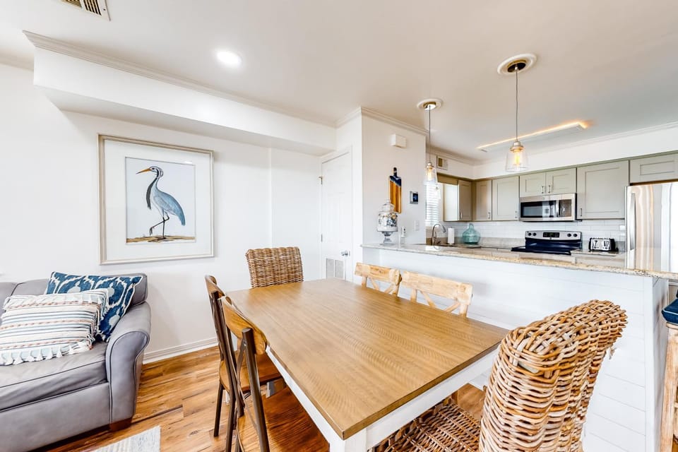 A Wave From It All - Unit B House in West Beach