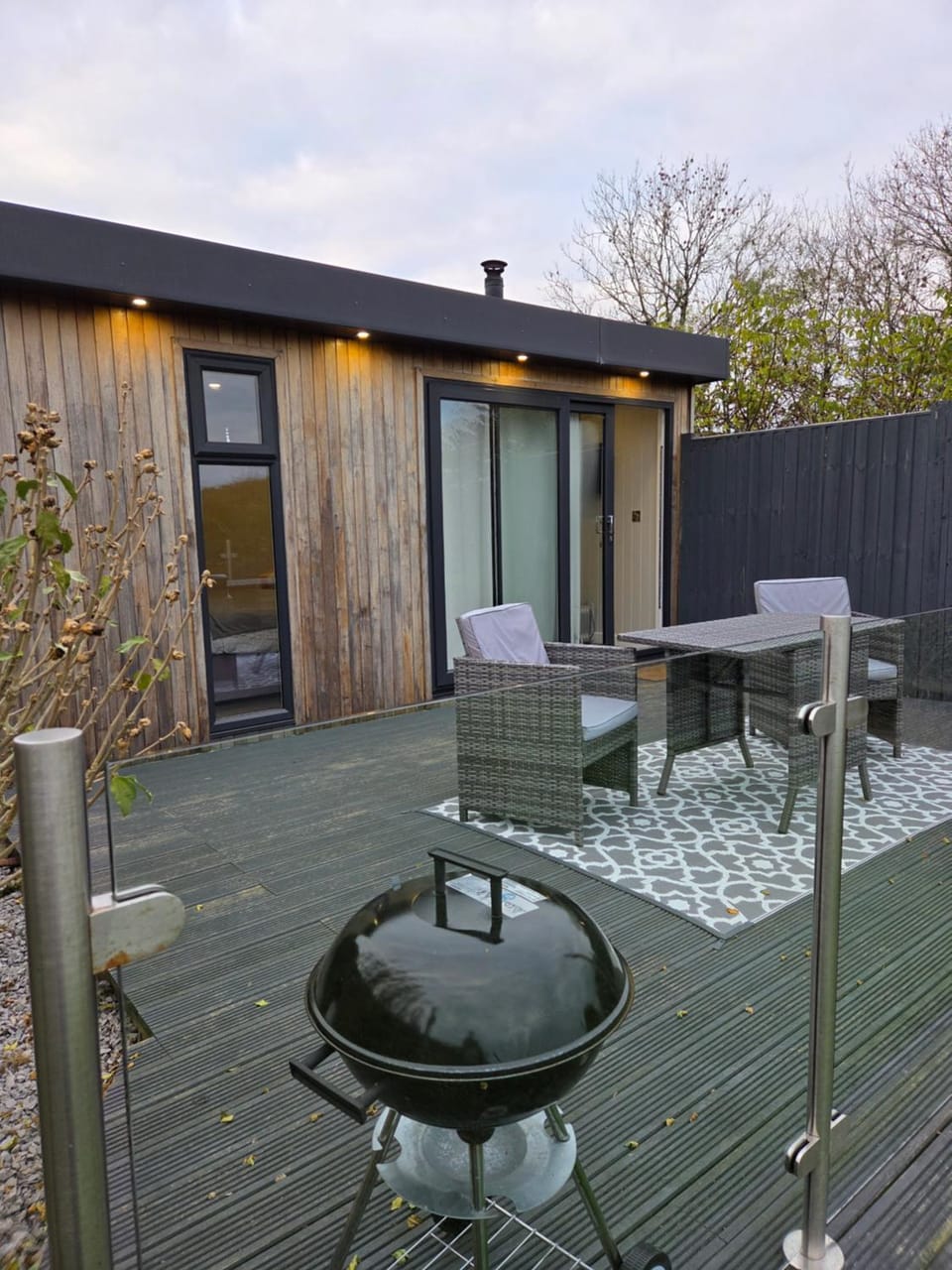 The Den - Modern cabin with wood burning stove Cabin in Amroth