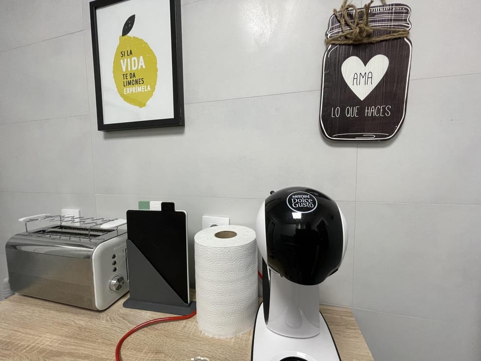 Coffee/tea facilities, Kitchen or kitchenette