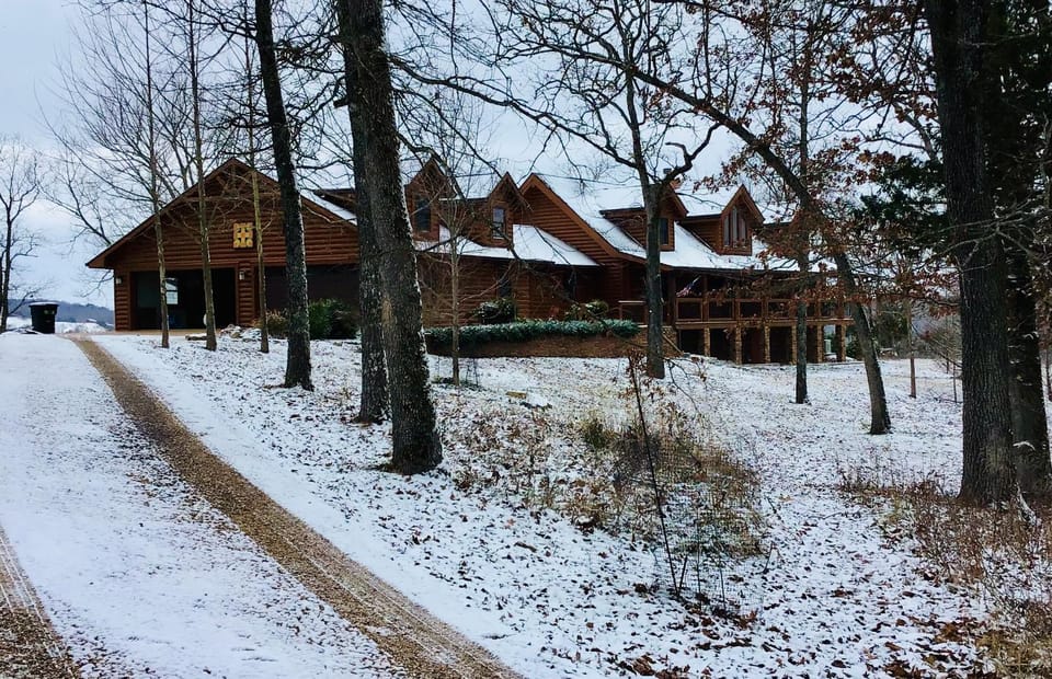Rainbow Ridge Retreat House in Arkansas