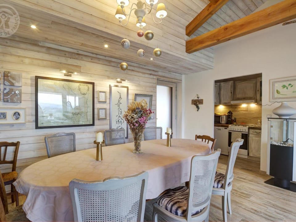 Gîte éco-responsable avec bassin naturel et vue panoramique - FR-1-496-258 House in Auvergne-Rhône-Alpes