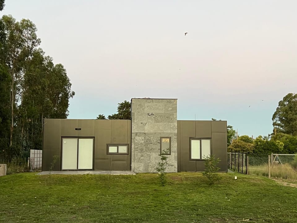 Laguada House in Tandil