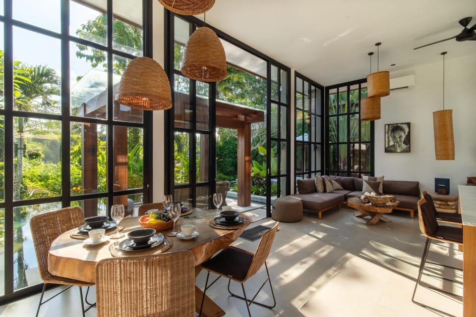 Living room, Seating area, Dining area