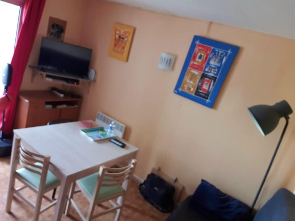 TV and multimedia, Dining area