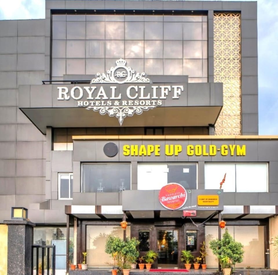 Property building, Facade/entrance