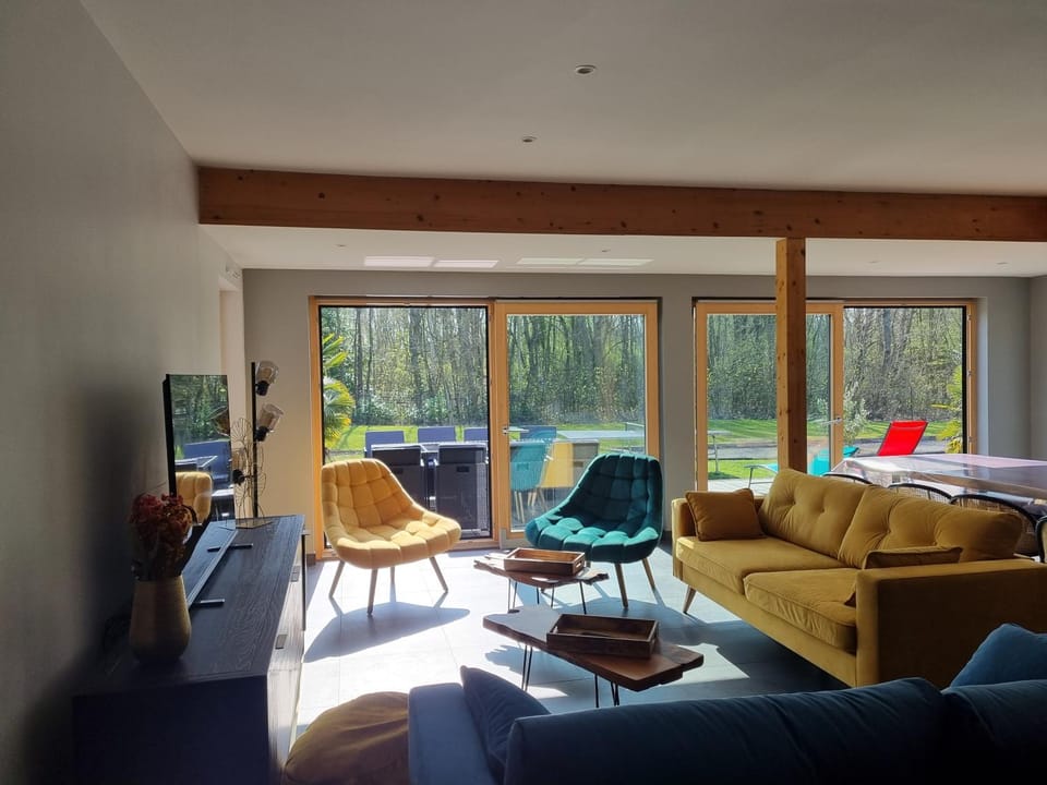 Living room, Seating area