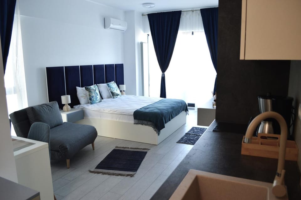 Bed, Photo of the whole room, air conditioner