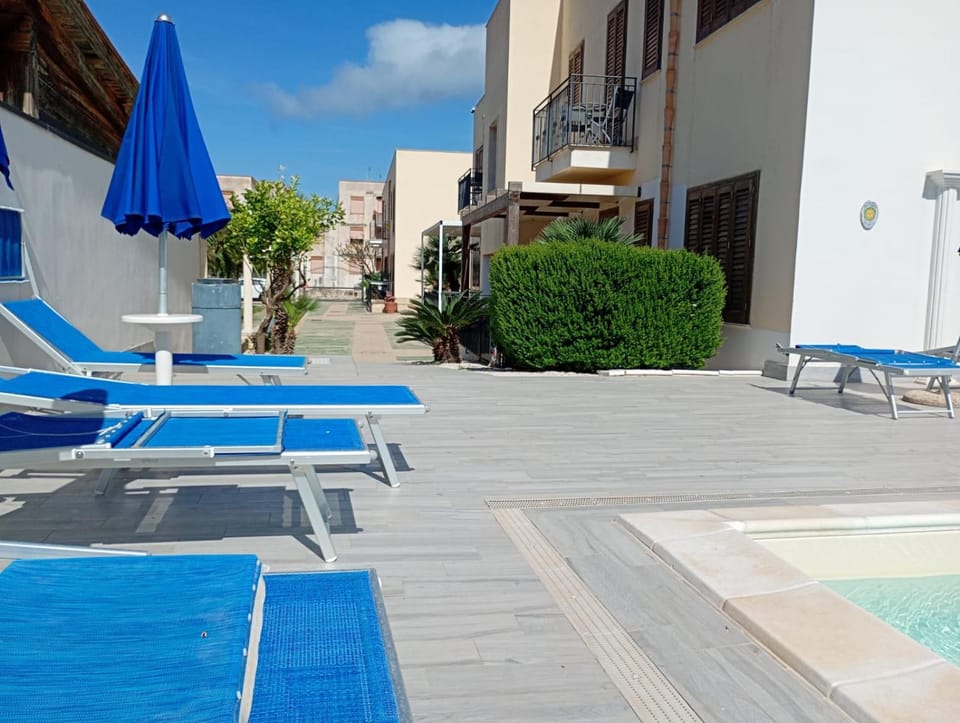Property building, sunbed
