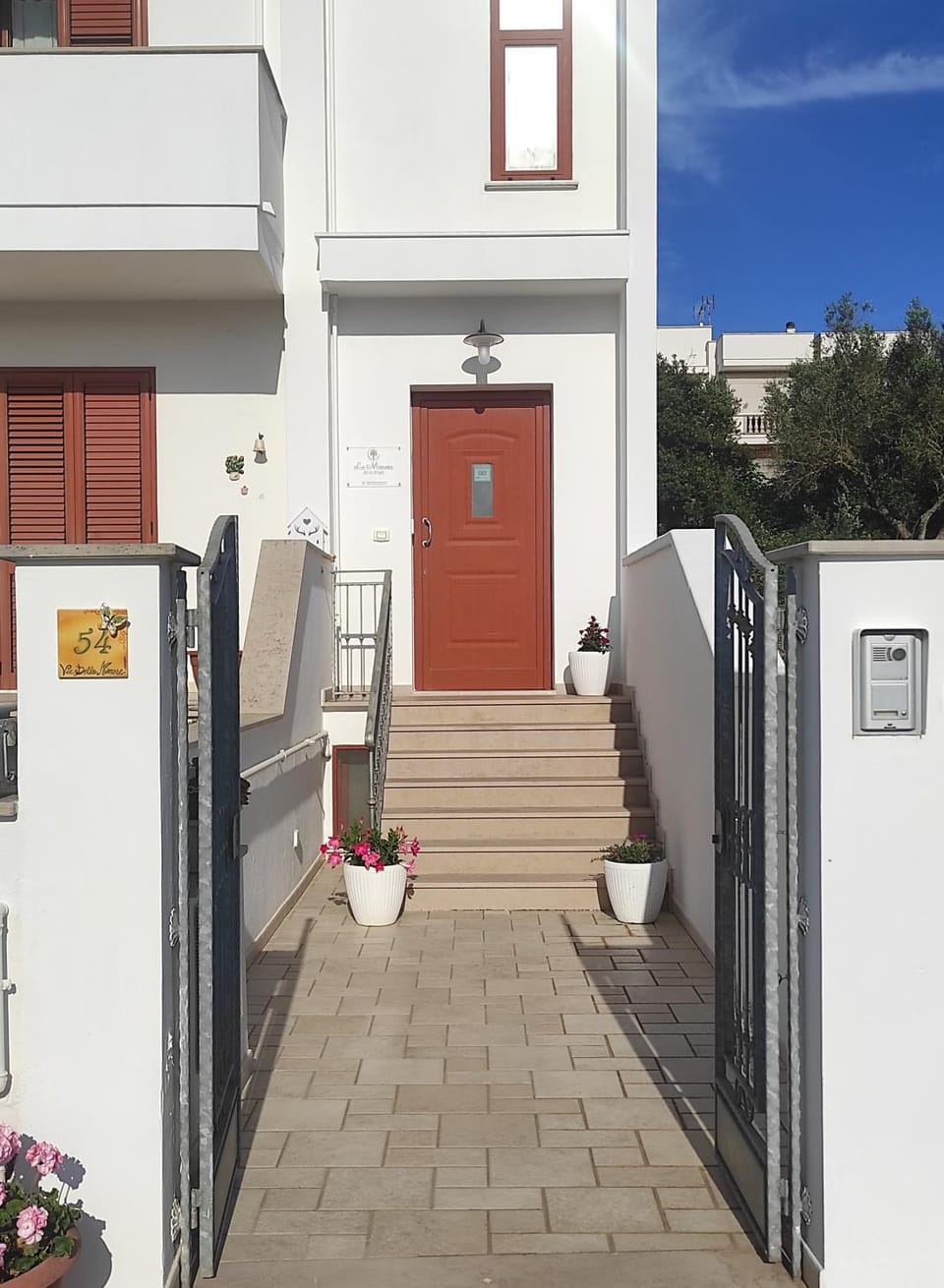 Property building, Street view