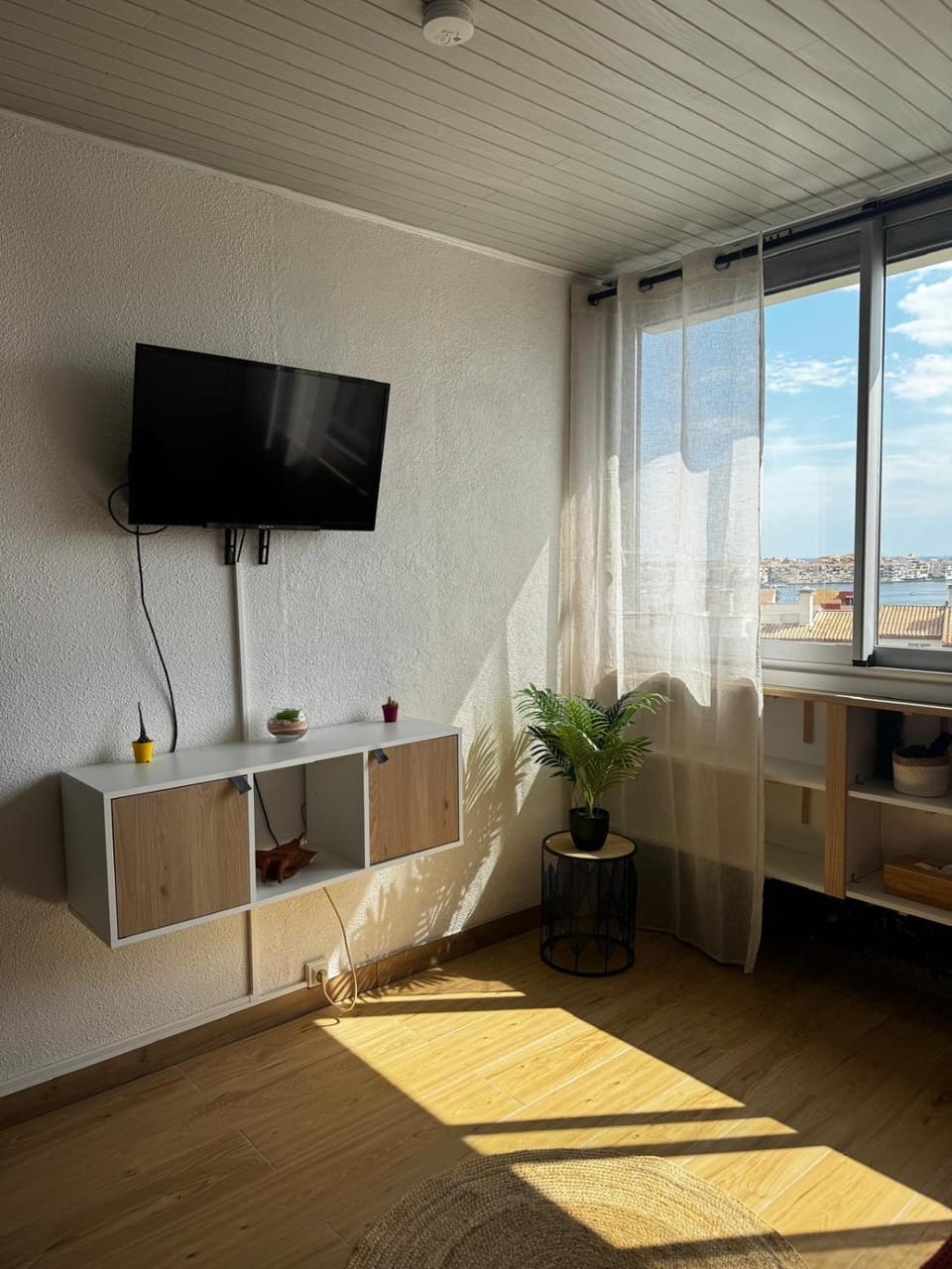 Coquet studio au centre port du Cap d'Agde Apartment in Agde