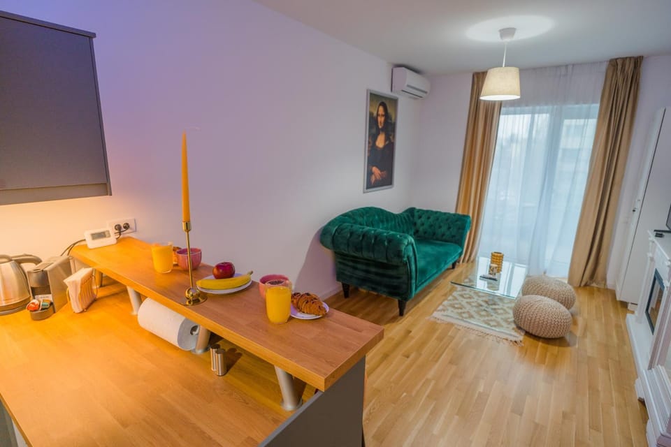Kitchen or kitchenette, Living room, Seating area, Dining area, air conditioner