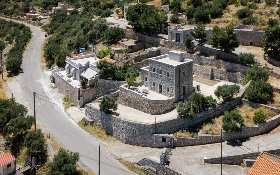 Property building, Day, Bird's eye view, Landmark view, Street view, Location